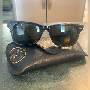 Wayfarer Raybans